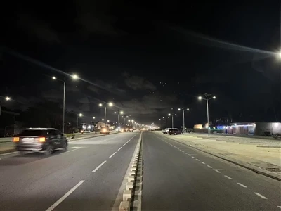 Oświetlenie ścieżki: Edobo Solar Street Lampy oświetla nowy rozdział dla Beninu